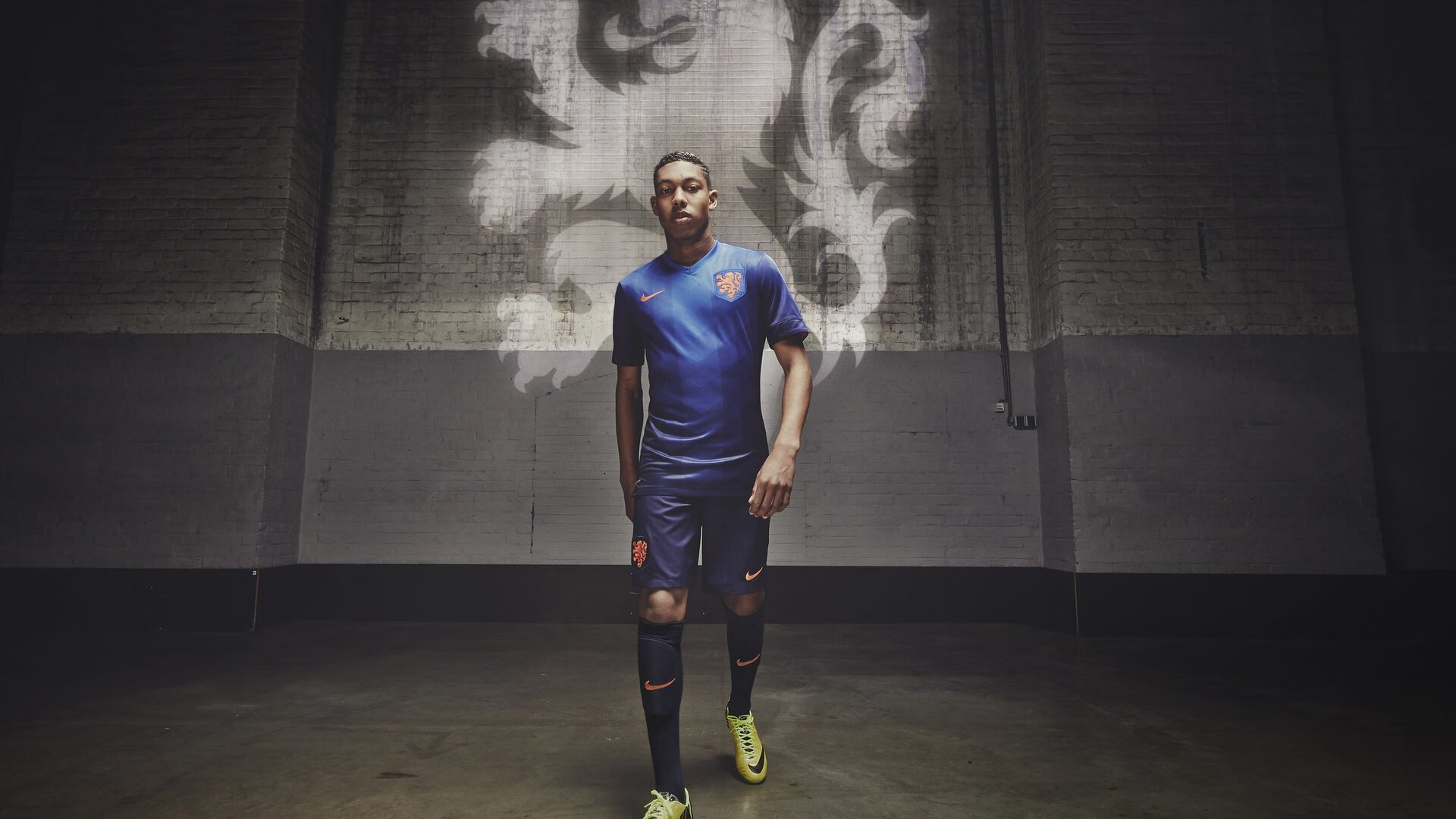 九游登录入口-谢菲联中场控制力强，刀锋战士欲保级成功，谢菲联战术