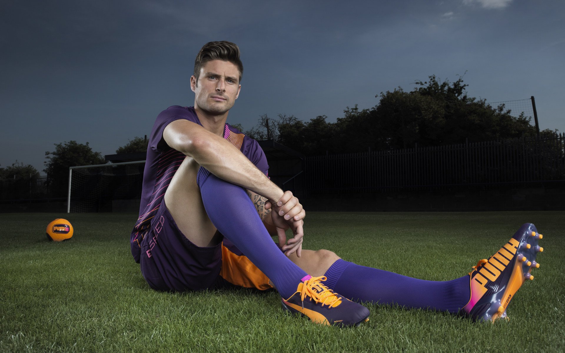 法甲夜战激烈，精彩进球和神级扑救成为赛事焦点，法甲的比赛